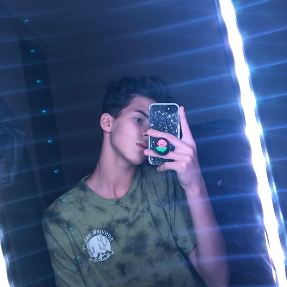 Meet your Posher, Dylan - Picture 1 of 1